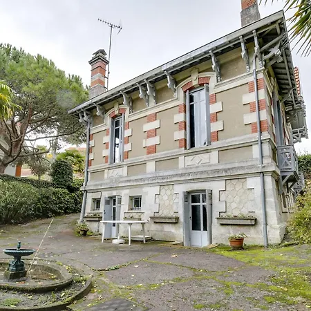 Villa Arcachonnaise 100m², 3 Chambres, Jardin, Terrasse, Parking - Quartier D'hiver, - Fr-1-474-47